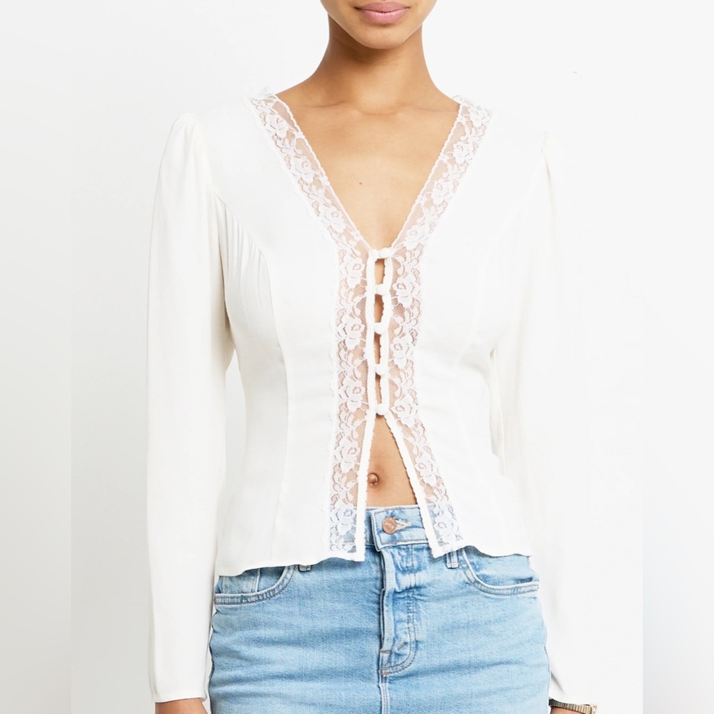 NWT few moda/ o.p.t Ambrosia top in ivory reformation nadene look alike lace